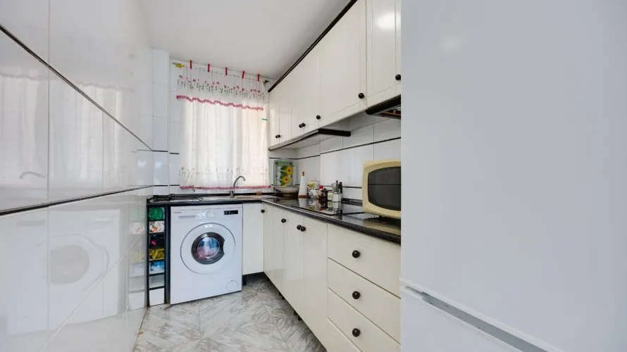 Apartamento de 70m² en Torrevieja, España No. 562 № 16