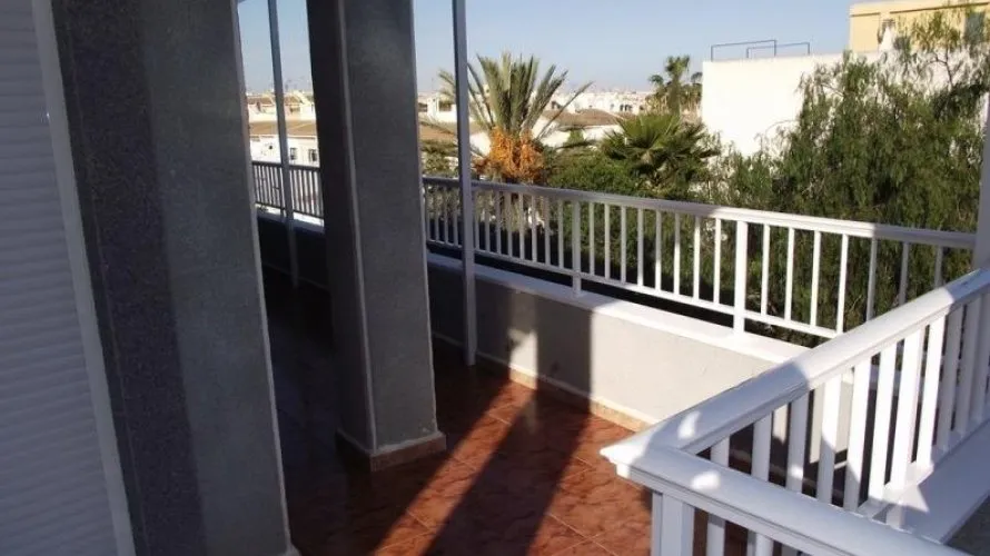 Apartamento de 2 dormitorios en Torrevieja, España No. 568 № 7