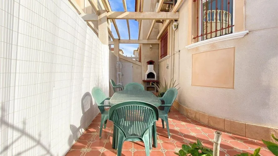 Сasa de 3 dormitorios en Torrevieja, España No. 616 № 7