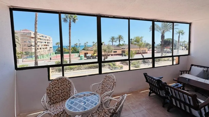 Apartamento de 80m² en Torrevieja, España No. 597 № 2