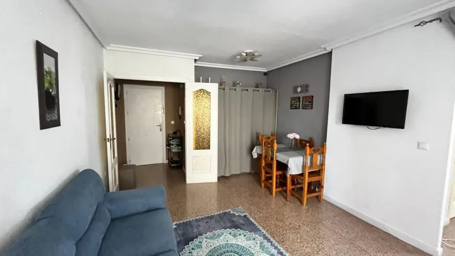 Apartamento de 2 dormitorios en Torrevieja, España No. 582 № 8