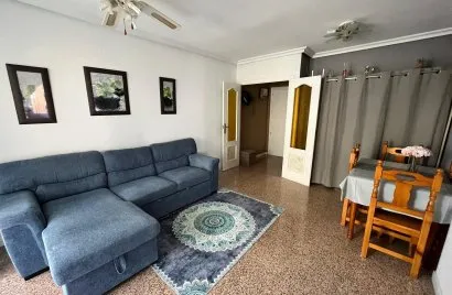 Apartamento de 2 dormitorios en Torrevieja, España No. 582