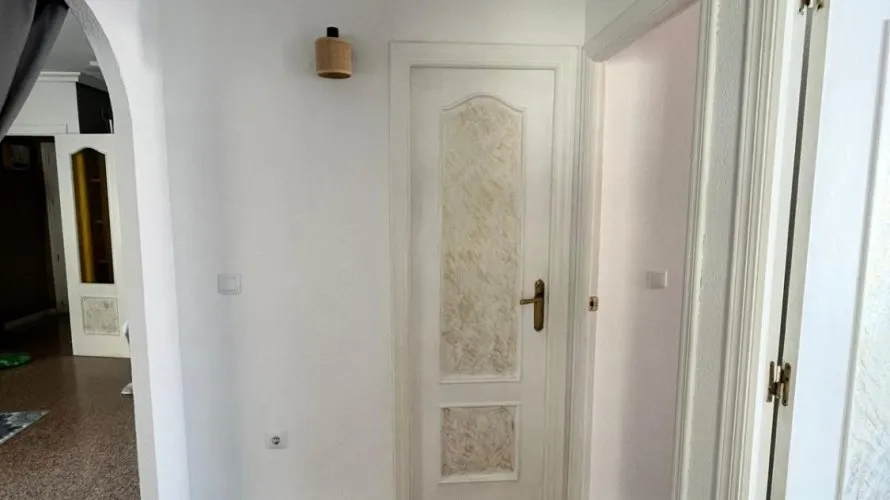 Apartamento de 2 dormitorios en Torrevieja, España No. 582 № 4