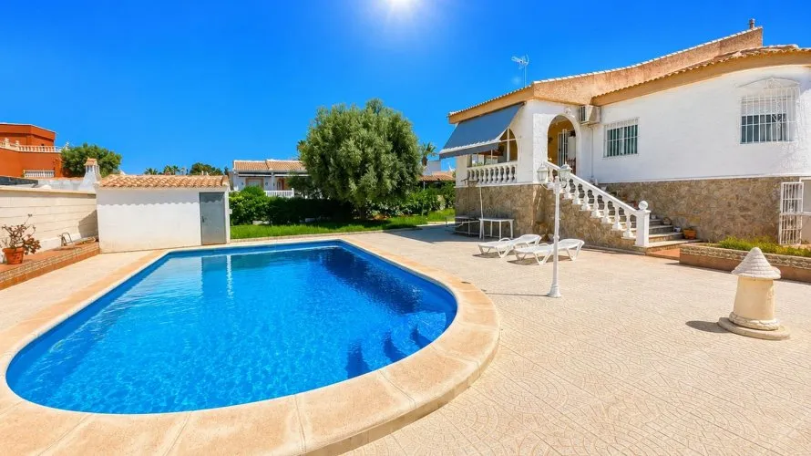 Villa de 200m² en Torrevieja, España No. 577 № 9