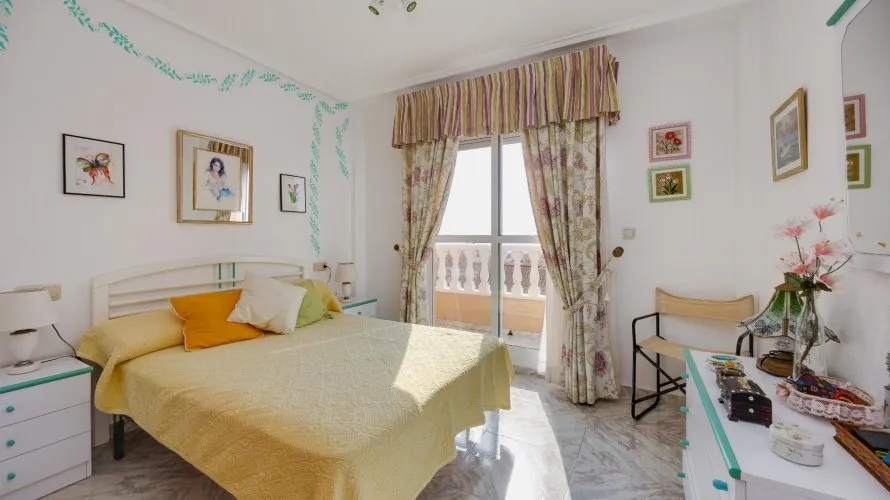 Apartamento de 70m² en Torrevieja, España No. 562 № 2