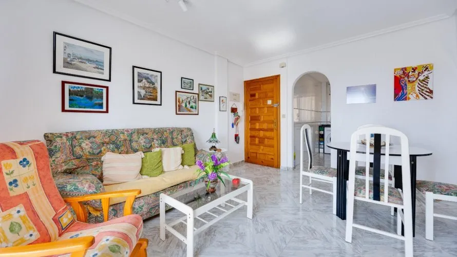 Apartamento de 70m² en Torrevieja, España No. 562 № 23