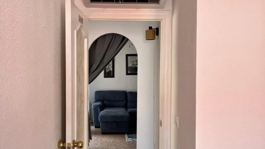 Apartamento de 2 dormitorios en Torrevieja, España No. 582 № 10