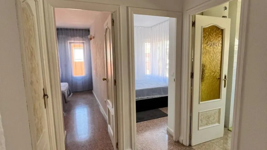 Apartamento de 2 dormitorios en Torrevieja, España No. 582 № 5
