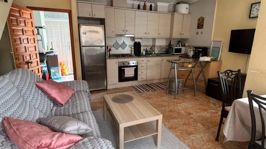 Apartamento de 2 dormitorios en Torrevieja, España No. 568 № 23