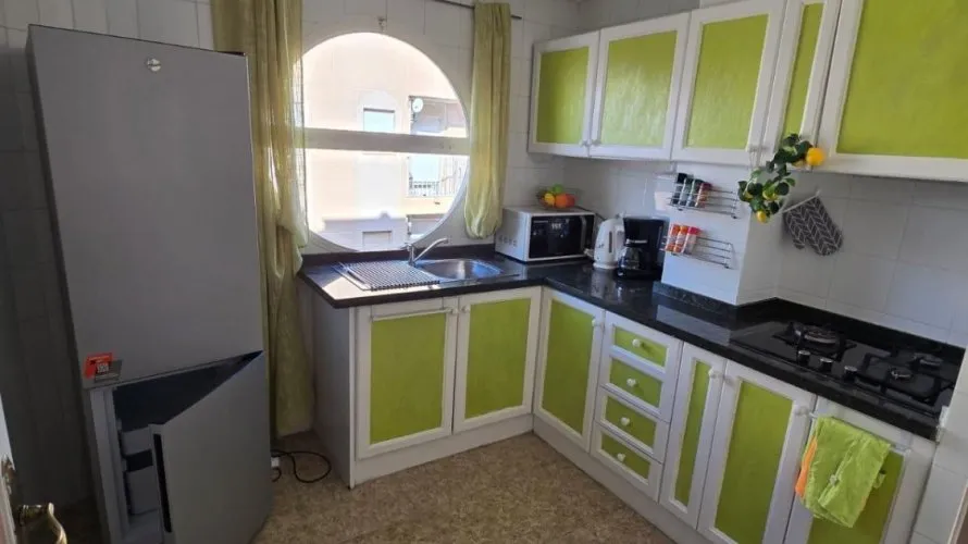 Apartamento de 2 dormitorios en Torrevieja, España No. 582 № 2