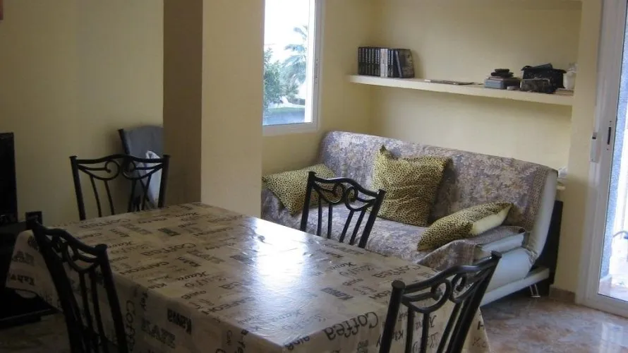 Apartamento de 2 dormitorios en Torrevieja, España No. 568 № 2