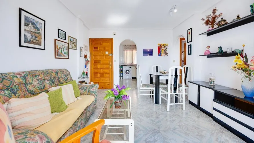 Apartamento de 70m² en Torrevieja, España No. 562 № 21