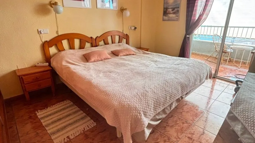 Apartamento de 2 dormitorios en Torrevieja, España No. 568 № 3