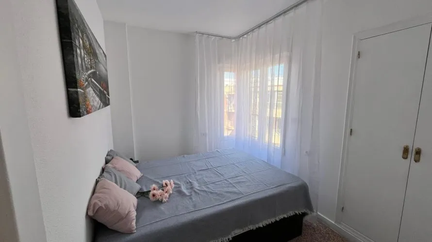Apartamento de 2 dormitorios en Torrevieja, España No. 582 № 12