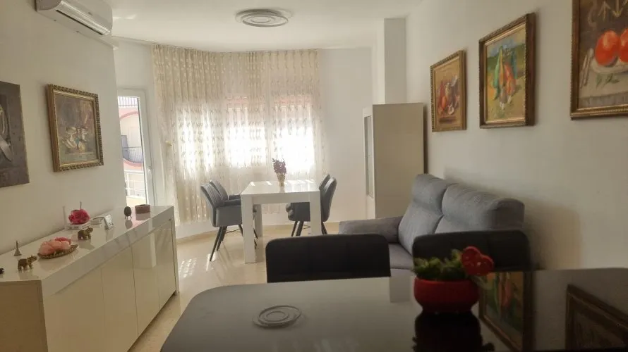 Apartamento de 1 dormitorio en Torrevieja, España No. 691 № 2