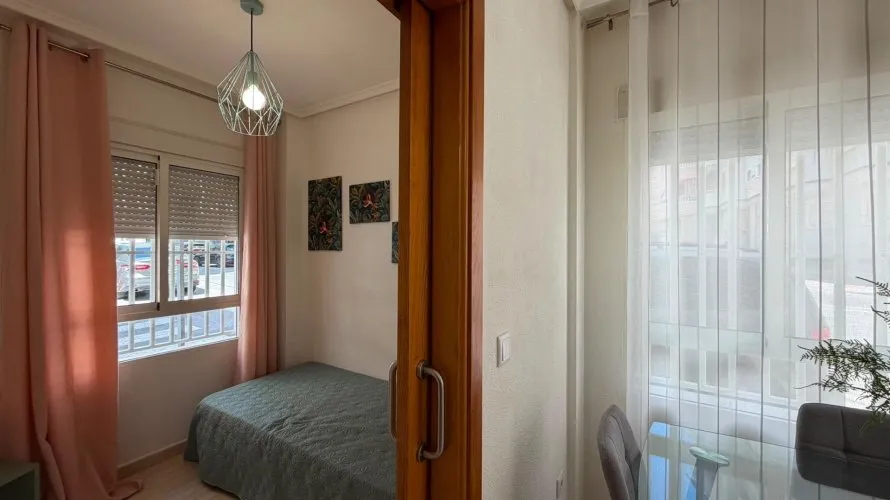 Apartamento de 40m² en Torrevieja, España No. 685 № 2