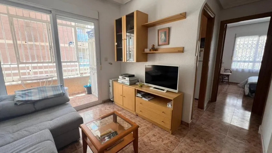 Apartamento de 2 dormitorios en Torrevieja, España No. 641 № 13