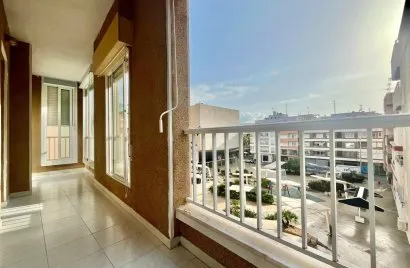 Apartamento de 3 dormitorios en Torrevieja, España No. 678