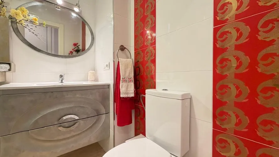 Apartamento de 2 dormitorios en Torrevieja, España No. 681 № 21