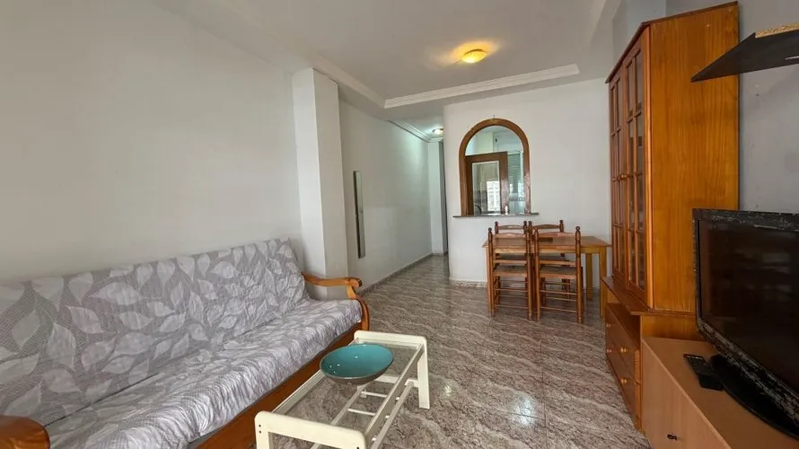 Apartamento de 2 dormitorios en Torrevieja, España No. 689 № 5