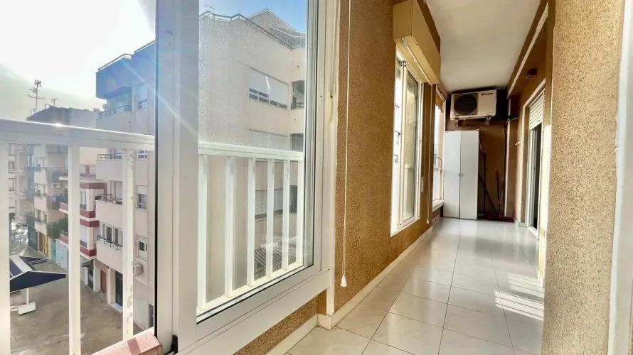 Apartamento de 3 dormitorios en Torrevieja, España No. 678 № 25