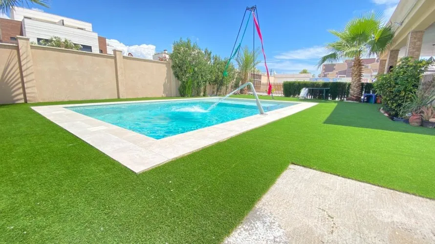 Apartamento de 3 dormitorios en Torrevieja, España No. 657 № 26