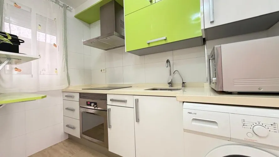 Apartamento de 2 dormitorios en Torrevieja, España No. 681 № 1