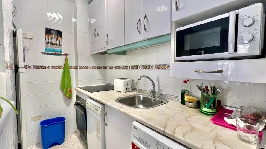 Apartamento de 1 dormitorio en Torrevieja, España No. 701 № 8