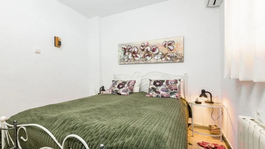 Apartamento de 89m² en Torrevieja, España No. 726 № 2