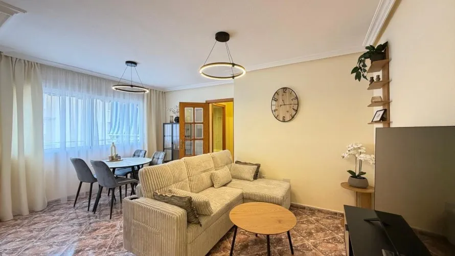 Apartamento de 2 dormitorios en Torrevieja, España No. 699 № 25
