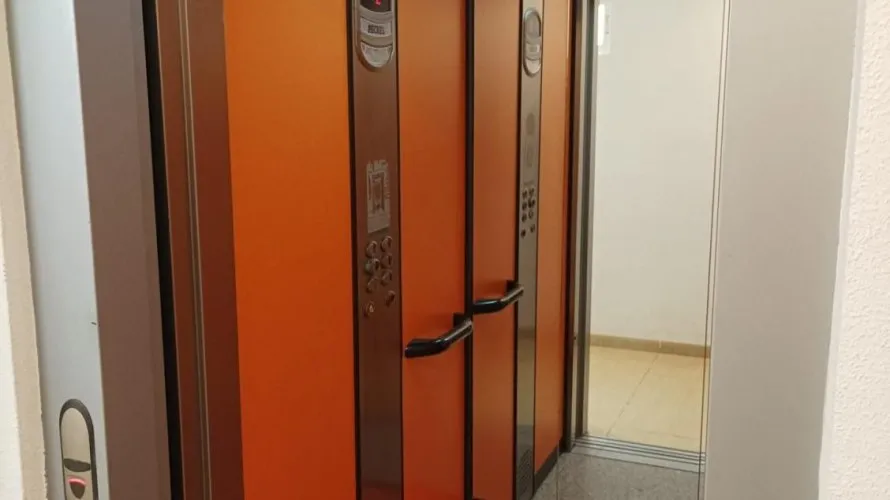 Apartamento de 2 dormitorios en Torrevieja, España No. 666 № 4