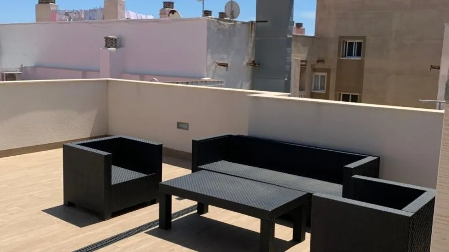 Apartamento de 1 dormitorio en Torrevieja, España No. 679 № 3
