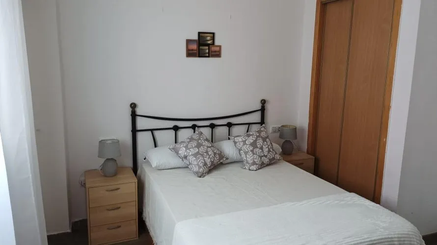 Apartamento de 2 dormitorios en Torrevieja, España No. 666 № 13