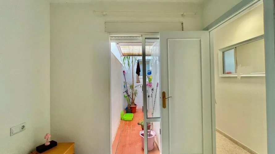 Apartamento de 1 dormitorio en Torrevieja, España No. 701 № 4