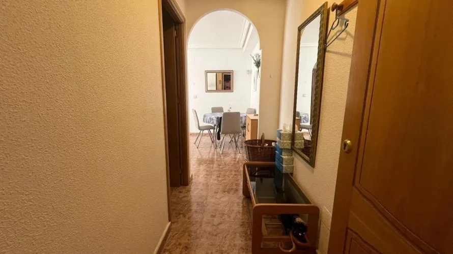Apartamento de 2 dormitorios en Torrevieja, España No. 641 № 20