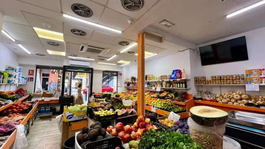 Propiedad comercial de 62m² en Torrevieja, España No. 729 № 4