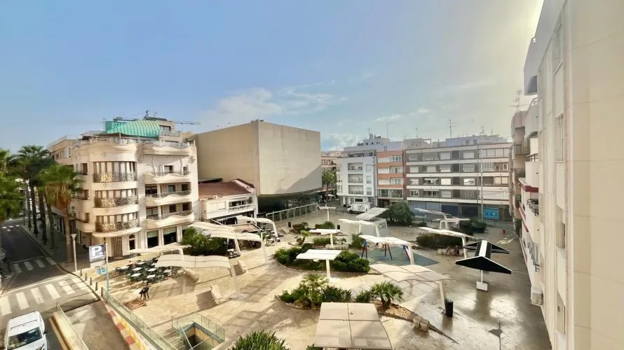 Apartamento de 3 dormitorios en Torrevieja, España No. 678 № 26