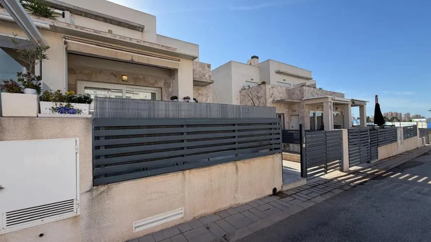 Сasa de 3 dormitorios en Torrevieja, España No. 711 № 28