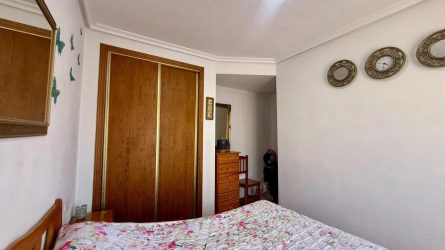 Apartamento de 1 dormitorio en Torrevieja, España No. 728 № 5