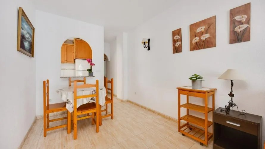 Apartamento de 1 dormitorio en Torrevieja, España No. 632 № 22