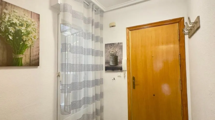 Apartamento de 1 dormitorio en Torrevieja, España No. 680 № 8