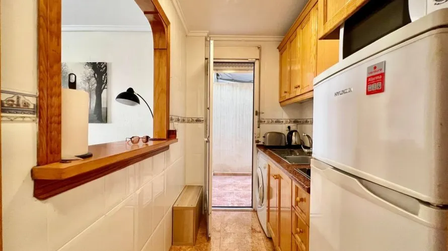 Apartamento de 1 dormitorio en Torrevieja, España No. 700 № 3