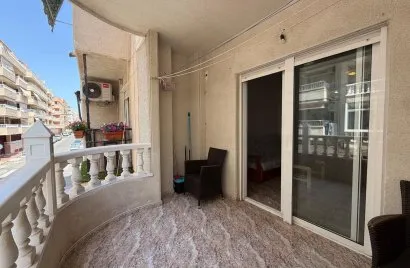 Apartamento de 2 dormitorios en Torrevieja, España No. 689