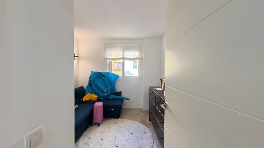 Apartamento de 3 dormitorios en Torrevieja, España No. 693 № 21