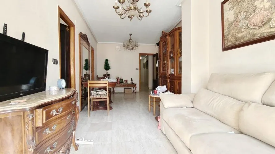 Apartamento de 3 dormitorios en Torrevieja, España No. 732 № 3