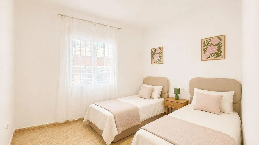 Parcela de 2 dormitorios en Torrevieja, España No. 654 № 6