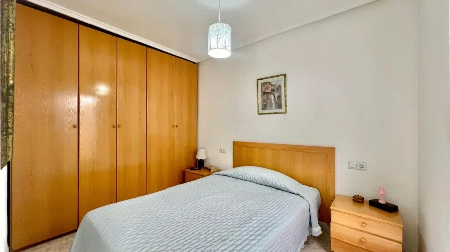 Apartamento de 1 dormitorio en Torrevieja, España No. 701 № 6