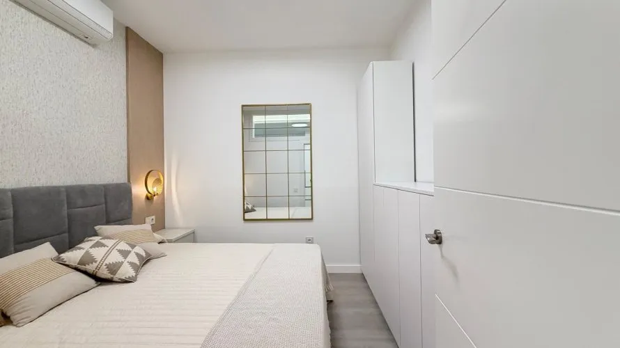 Apartamento de 2 dormitorios en Torrevieja, España No. 710 № 2