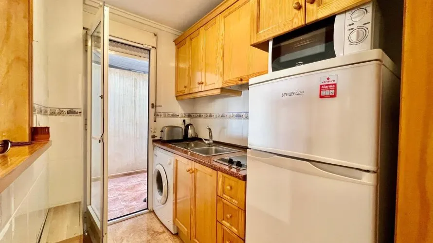 Apartamento de 1 dormitorio en Torrevieja, España No. 700 № 4