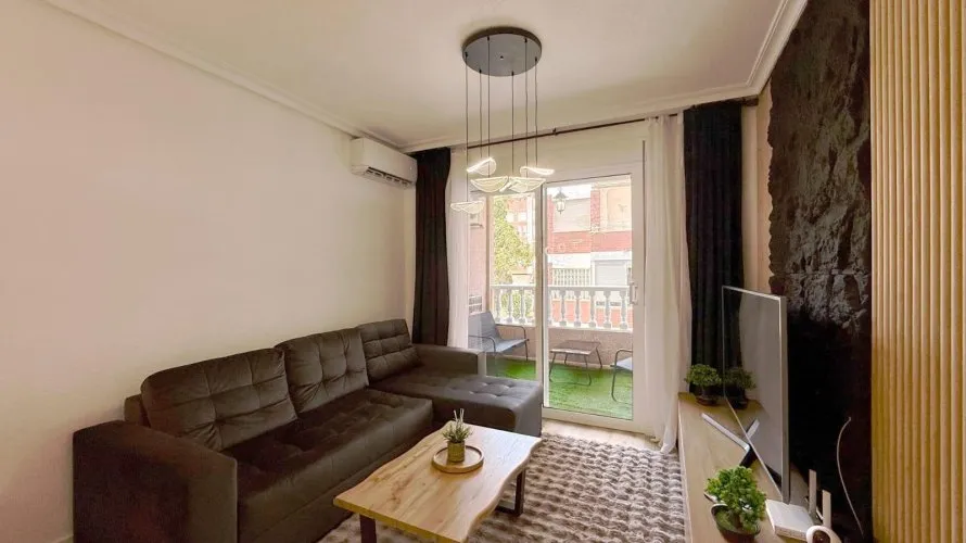 Apartamento de 2 dormitorios en Torrevieja, España No. 631 № 12